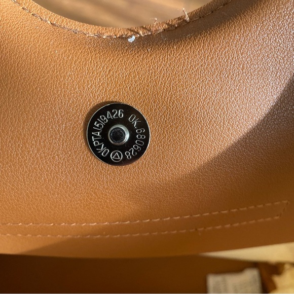 NWT Shoppers Faux Leather Trim Canvas Top Handle Carry Bag Tan and Cream - Picture 4 of 5